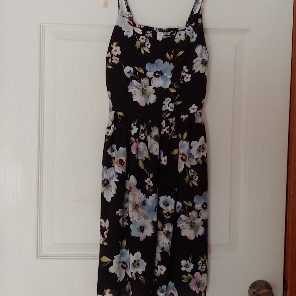 Black Floral Dreas